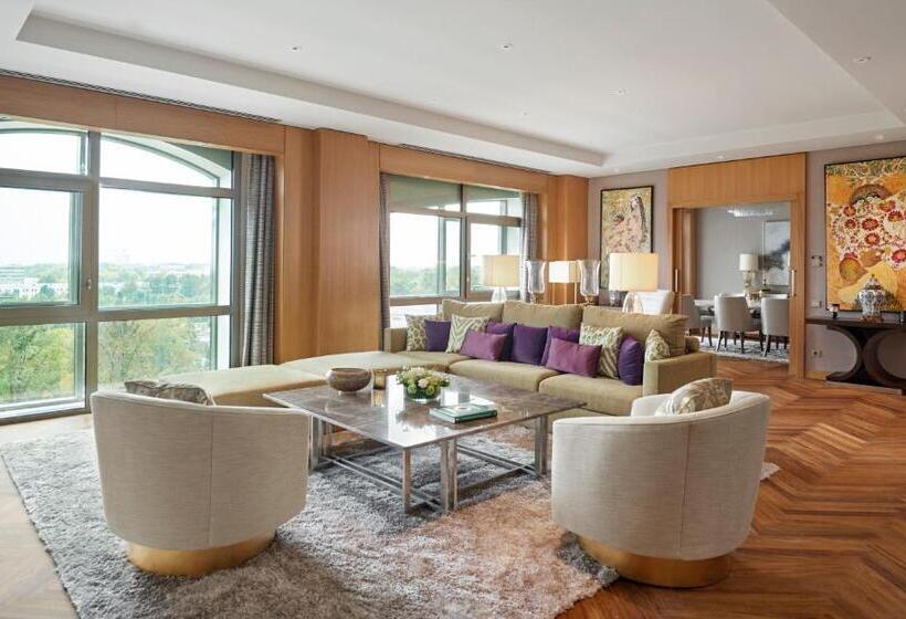 Suite Executivă, Hyatt Regency Tashkent