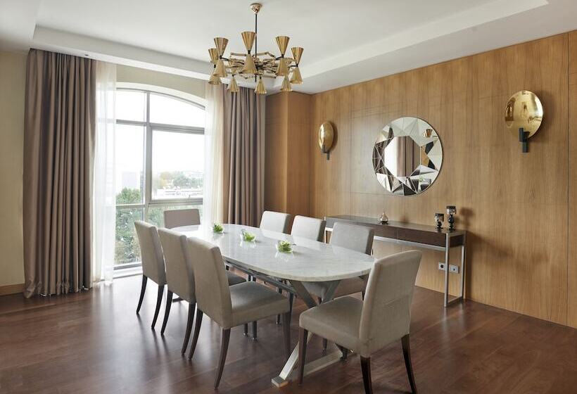 سوییت, Hyatt Regency Tashkent