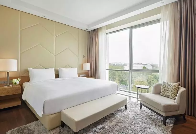 Suite Ejecutiva, Hyatt Regency Tashkent