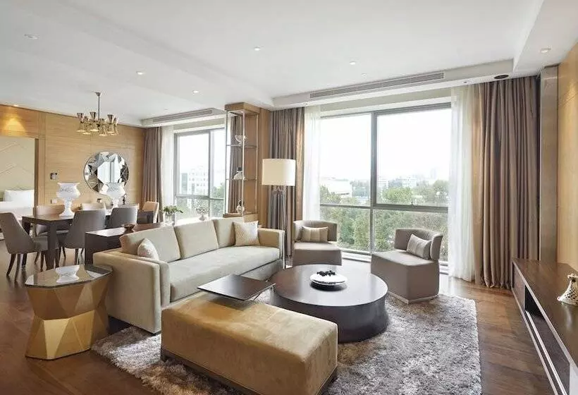 Suite Ejecutiva, Hyatt Regency Tashkent