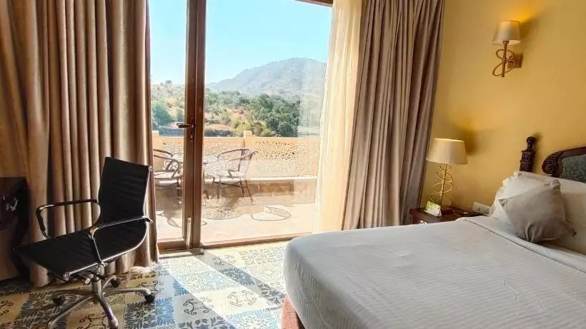 デラックスルーム, Raajsa Resort Kumbhalgarh