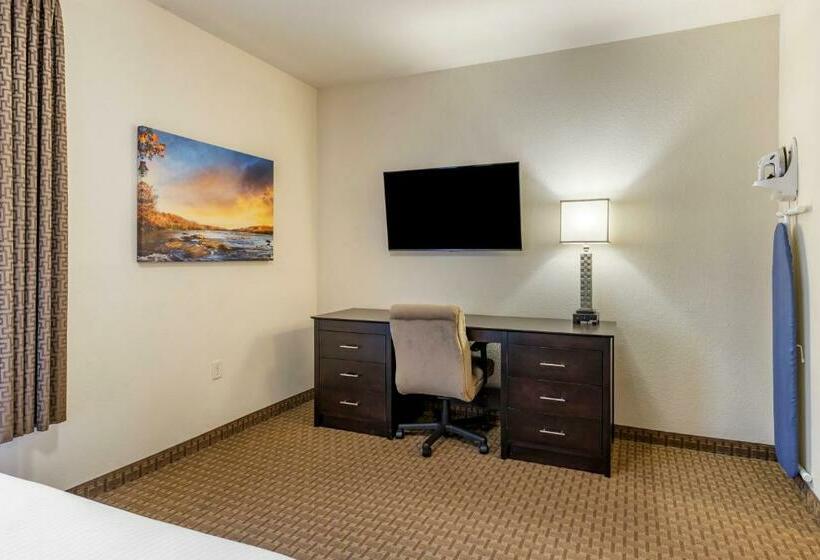 غرفة قياسية ثلاثية, Stay Over Suites   Fort Gregg Adams Area