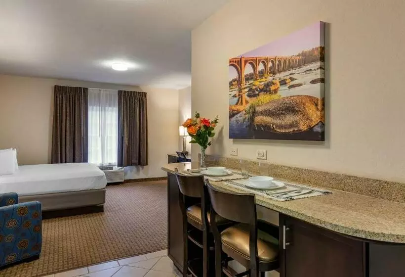 スイート, Stay Over Suites   Fort Gregg Adams Area