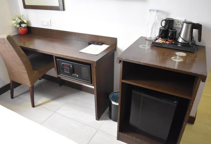 Quarto Familiar Deluxe, Sunrise