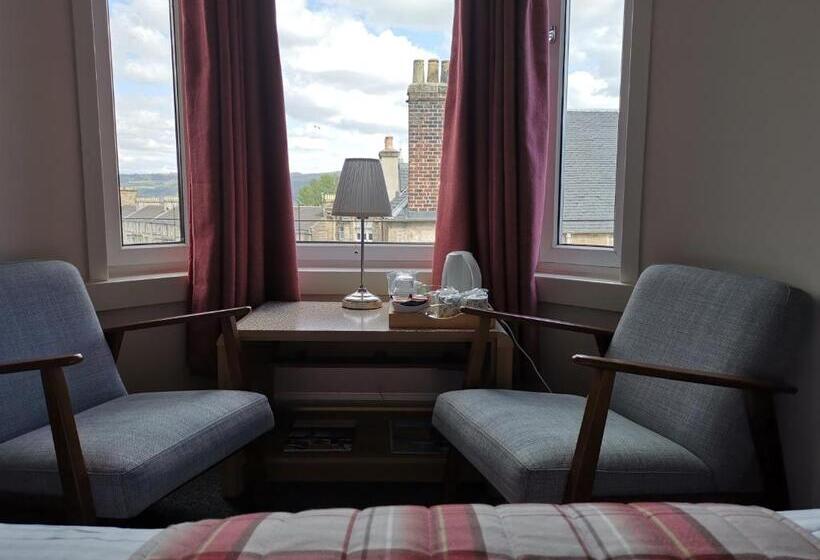 家庭间, Munro Guest House