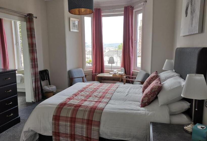 家庭间, Munro Guest House