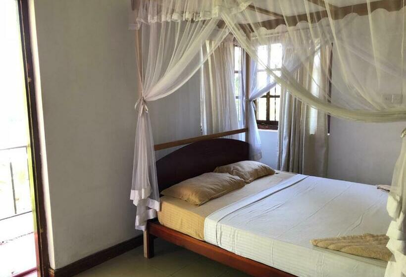 Quarto Economy, Pearl House