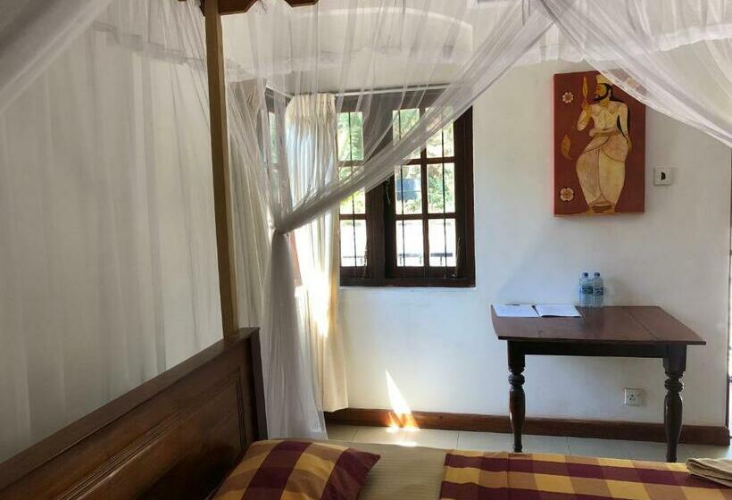 Quarto Deluxe, Pearl House