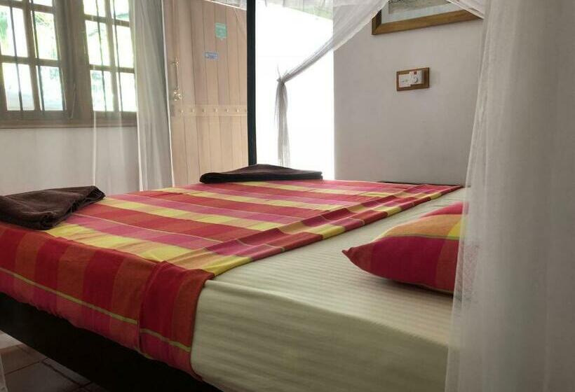 Quarto Deluxe, Pearl House