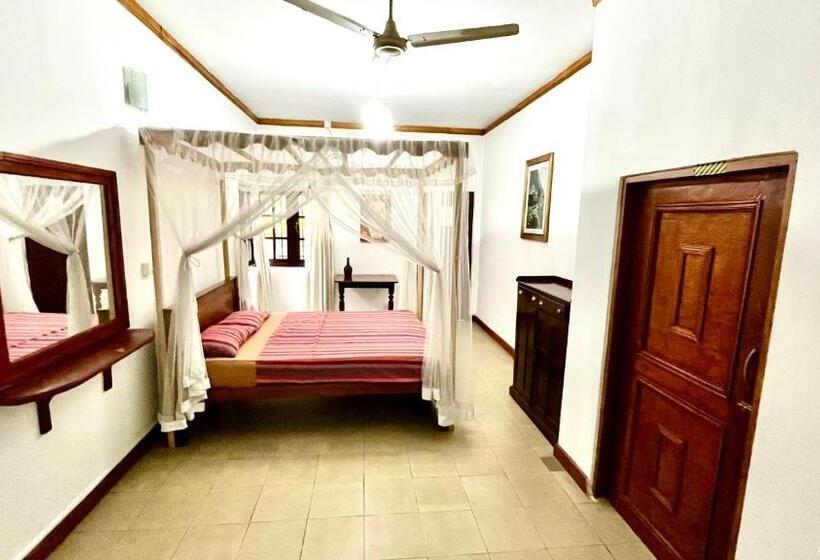Quarto Deluxe com Sacada, Pearl House