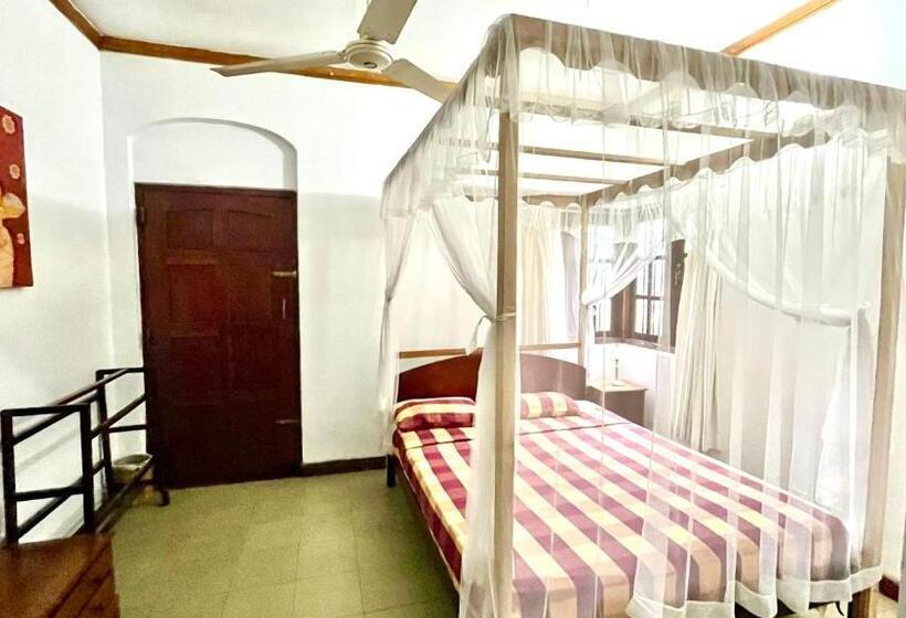 Номер Стандарт с Балконом, Pearl House