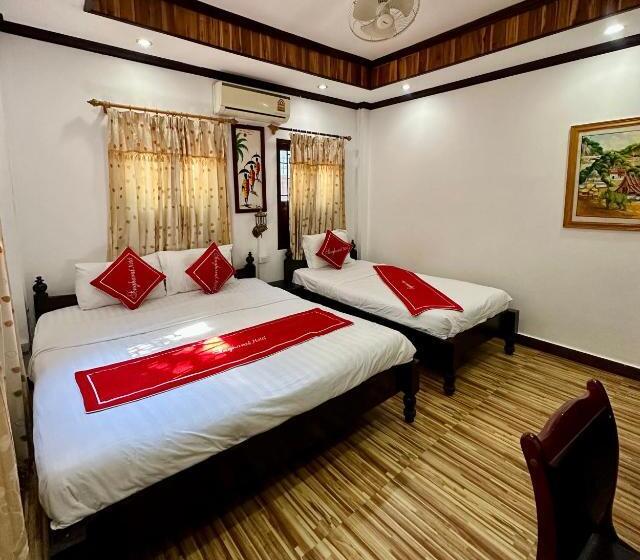 חדר סופריור לשלושה, Singharat Guesthouse