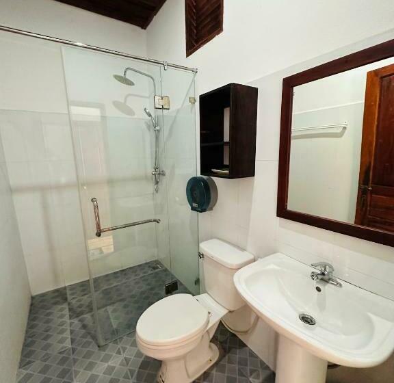 חדר סטנדרט, Singharat Guesthouse