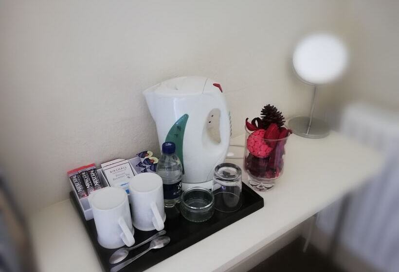 חדר סטנדרט, The Claremont