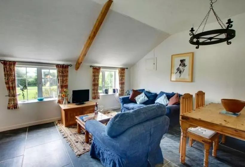 Talo 2 Makuuhuonetta, West Bowithick Cottages