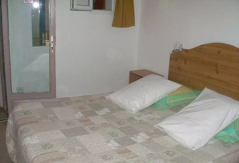 ガーデンビュースタンダード４ベッドルーム, Chambres D Hôtes Chez Cécile à Lagnes