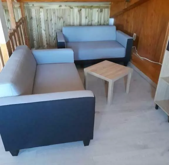 ガーデンビューファミリールーム, Chambres D Hôtes Chez Cécile à Lagnes
