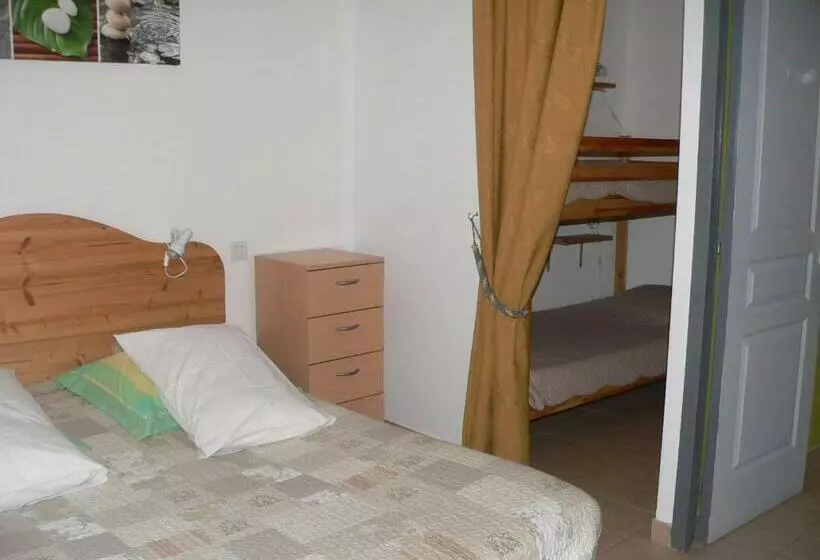 ガーデンビュースタンダード４ベッドルーム, Chambres D Hôtes Chez Cécile à Lagnes