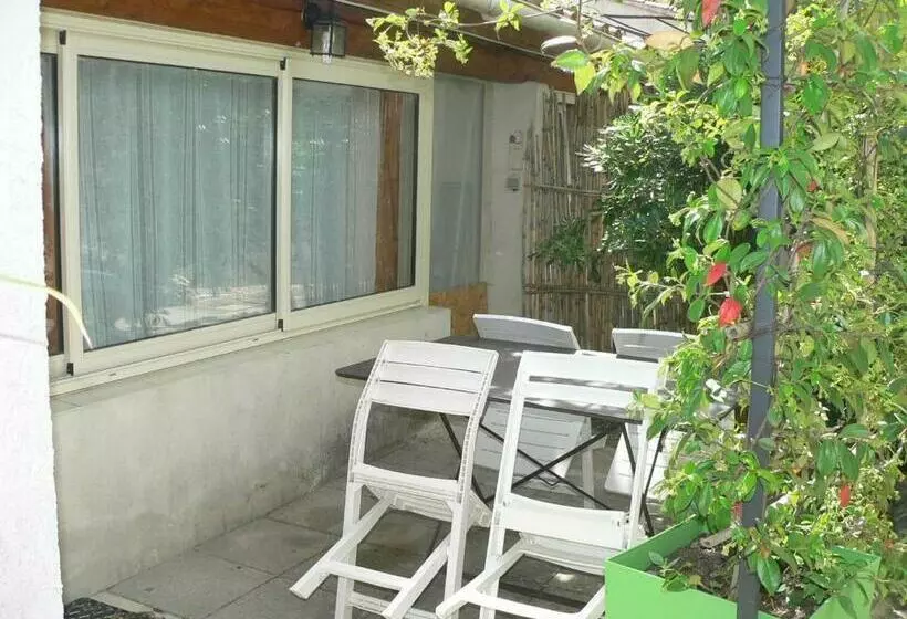 ガーデンビュースタンダード４ベッドルーム, Chambres D Hôtes Chez Cécile à Lagnes