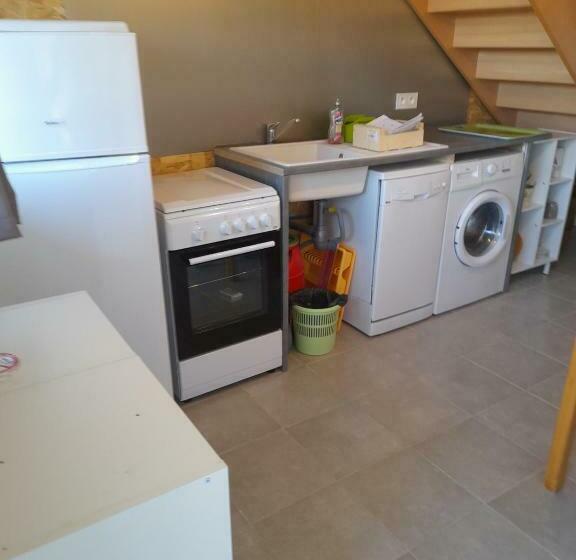 غرفة عائلية مطلّة علي الحديقة, Chambres D Hôtes Chez Cécile à Lagnes