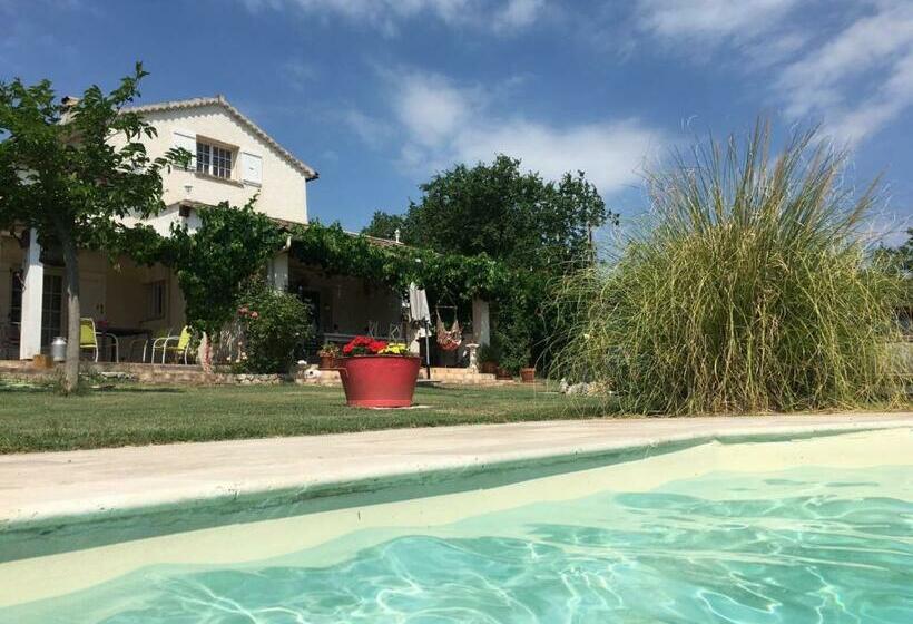 غرفة عائلية, La Vignarelle