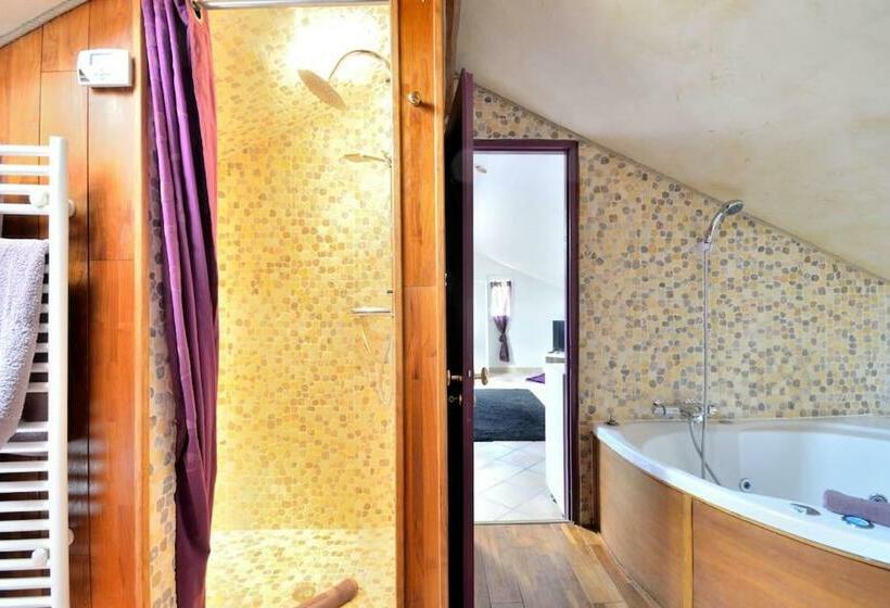 غرفة عائلية, La Vignarelle