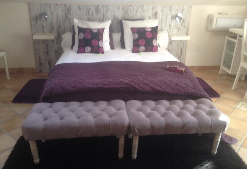 غرفة عائلية, La Vignarelle