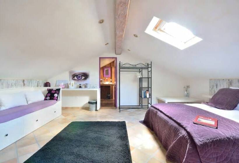 غرفة عائلية, La Vignarelle