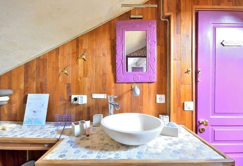 غرفة عائلية, La Vignarelle