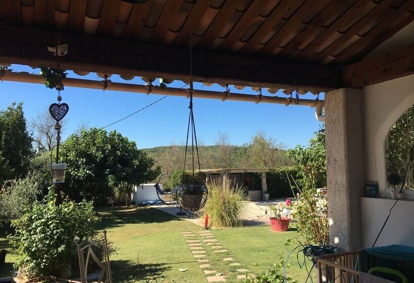 غرفة عائلية, La Vignarelle