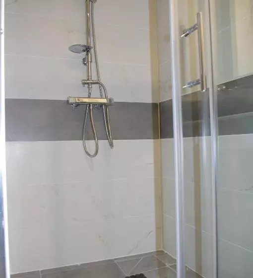 استودیو خانوادگی, Le Clos Des Oiseaux