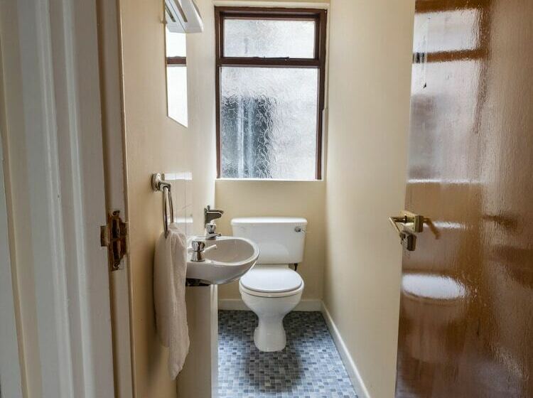 חדר סטנדרט, OYO Queens Quarter