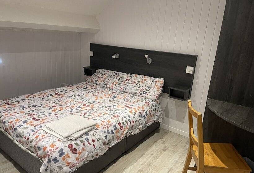 חדר סטנדרט, OYO Queens Quarter