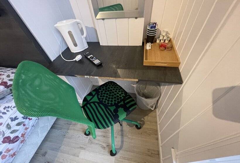 Номер Стандарт, OYO Queens Quarter