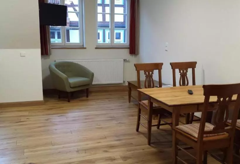 Perhehuone, Fachwerk Hotel Eisenbart