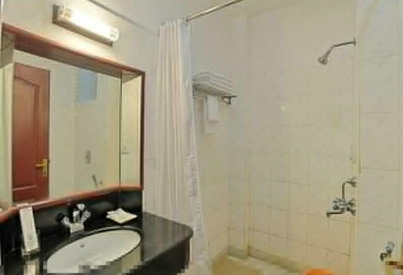 豪华房间, Gnanam