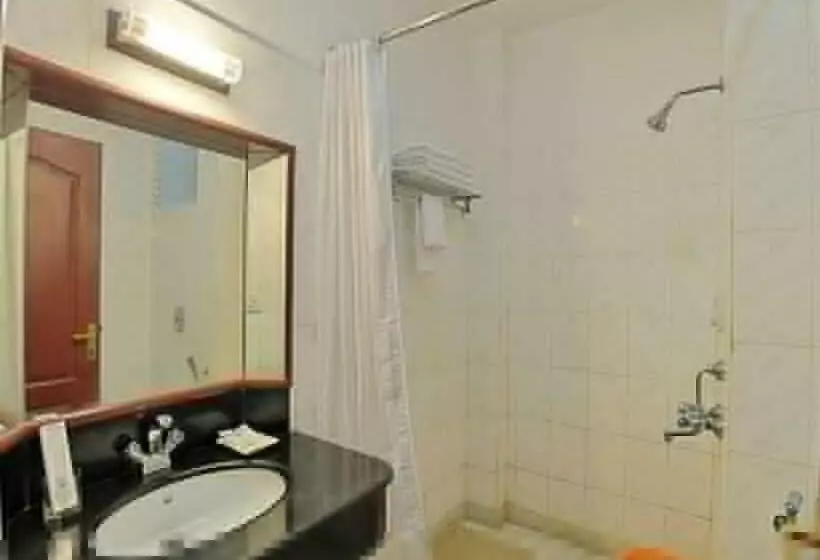 デラックスルーム, Gnanam
