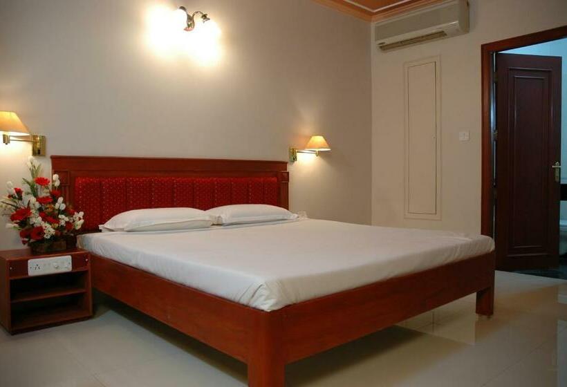 豪华房间, Gnanam