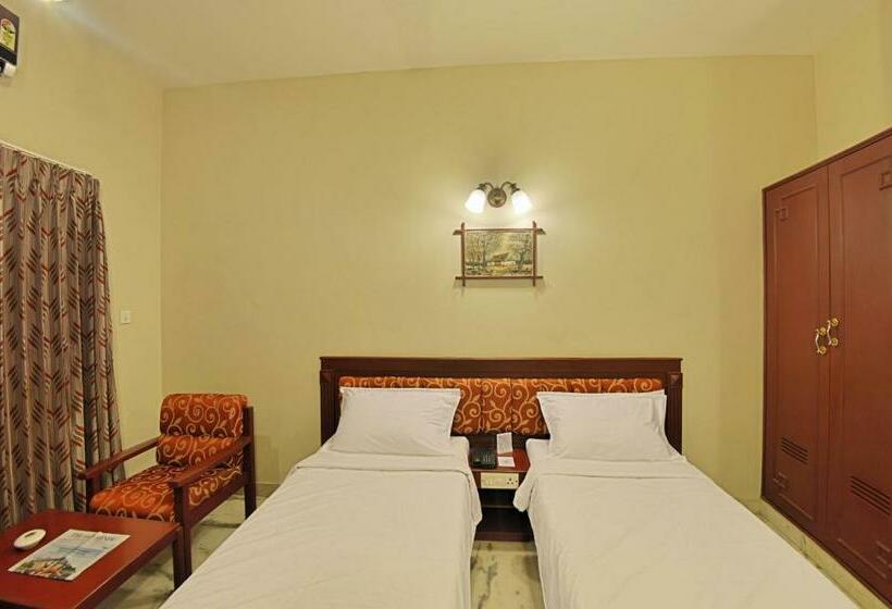 豪华房间, Gnanam