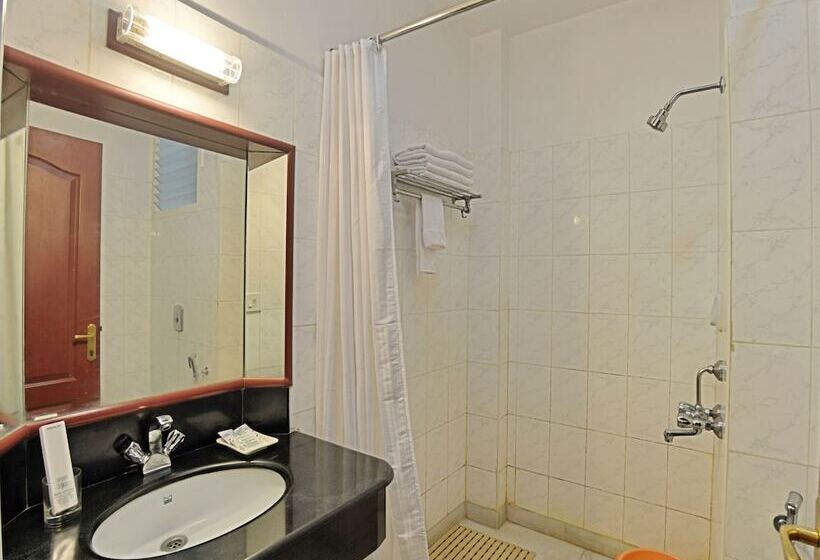 디럭스 룸, Gnanam