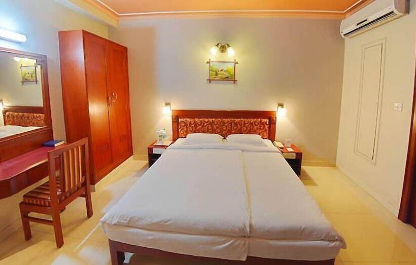 豪华房间, Gnanam