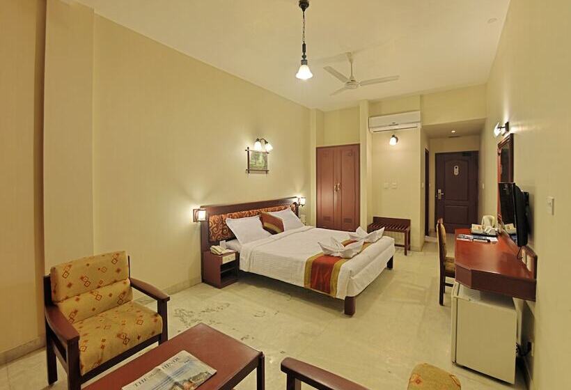 디럭스 룸, Gnanam