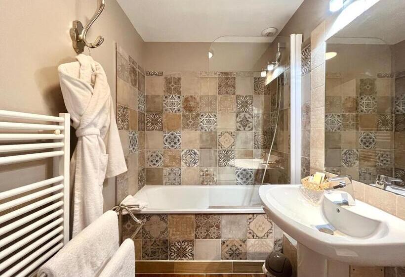 プレステージルーム, Des Basses Pyrenees  Bayonne