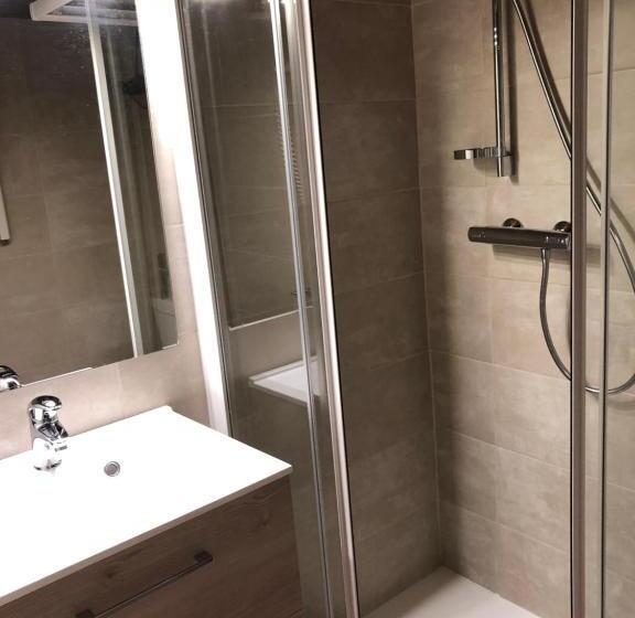 اتاق استاندارد چهار تخته, Hôtel, Le Refuge Napoléon