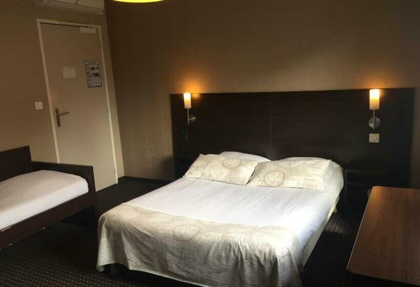 غرفة قياسية ثلاثية, Restaurant Cousseau