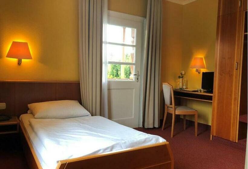 带阳台的标准单人间, & Restaurant Weinberg