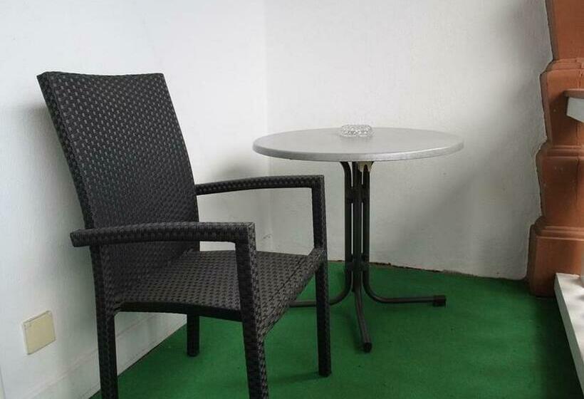 带阳台的标准单人间, & Restaurant Weinberg