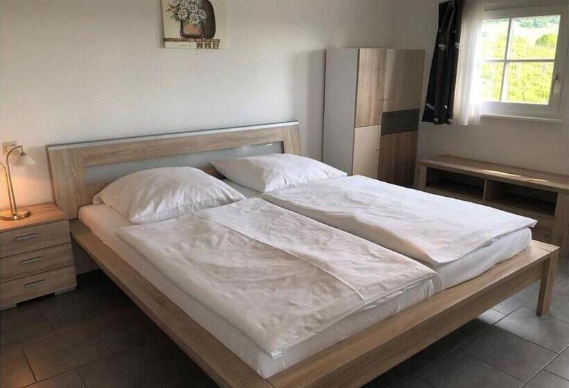 带1个卧室的带阳台的公寓, & Restaurant Weinberg