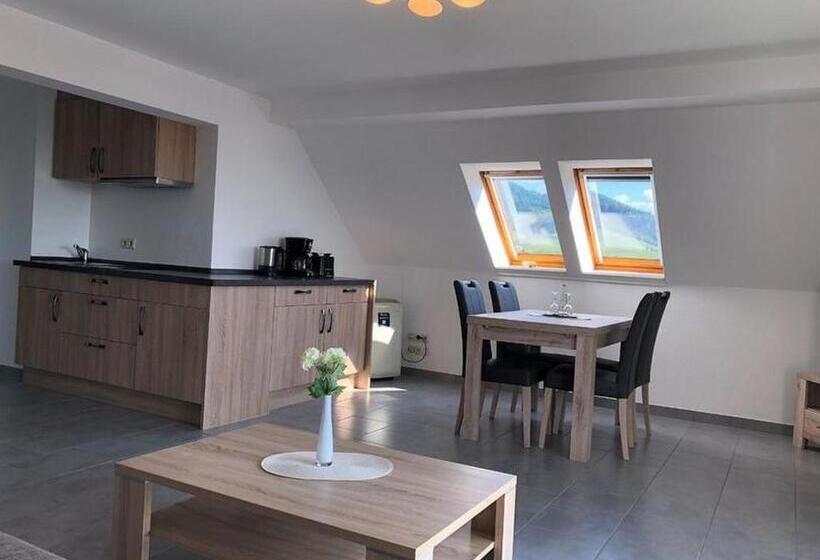 带1个卧室的带阳台的公寓, & Restaurant Weinberg