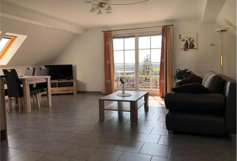 带1个卧室的带阳台的公寓, & Restaurant Weinberg